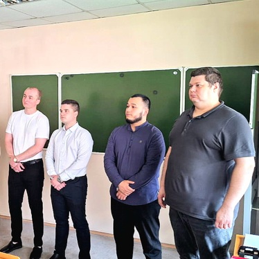 Слева направо: Овечкин, Киселёв. Крайний справа Михалкин.